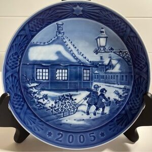 2005 Royal Copenhagen Plate HANS CHRISTIAN ANDERSEN HOUSE Svend Vestergaard Denm